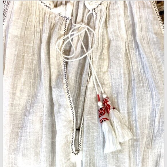 Free People White Gauze Tunic Top Red Floral Ruffle Hem XS Tassel Tie 294G - Picture 6 of 9